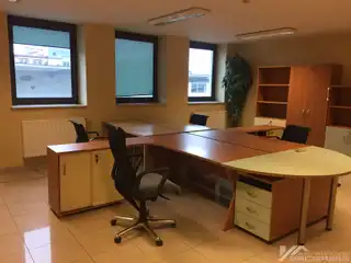 Biura z zapleczem socjalnym i sanitarnym - 80,67 m2, wysoki standard - KROSNO /centrum/.